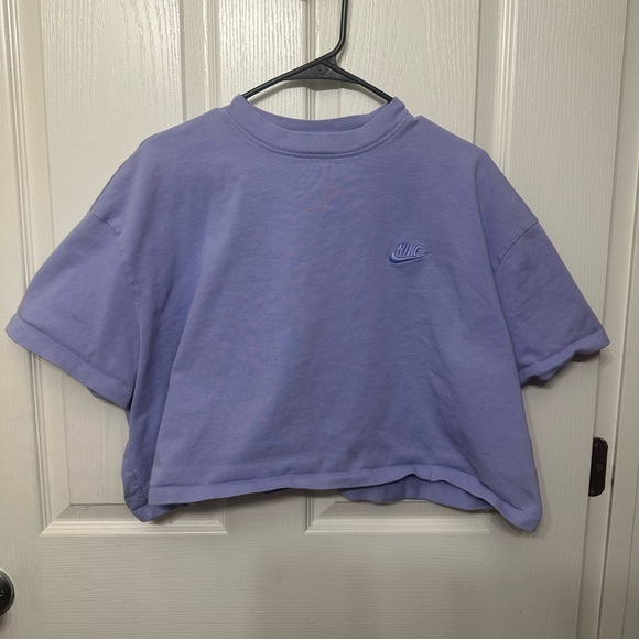 Nike Women's Lavender Cropped Embroidered Top - Picture 1 of 3